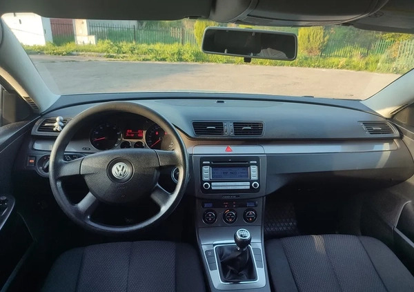 Volkswagen Passat cena 17900 przebieg: 241200, rok produkcji 2007 z Osiek małe 56